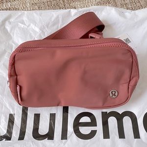 Lululemon Everywhere Belt Bag in Brier Rose